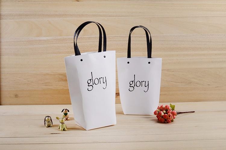 聊聊服裝紙袋在未來(lái)一年的發(fā)展方向